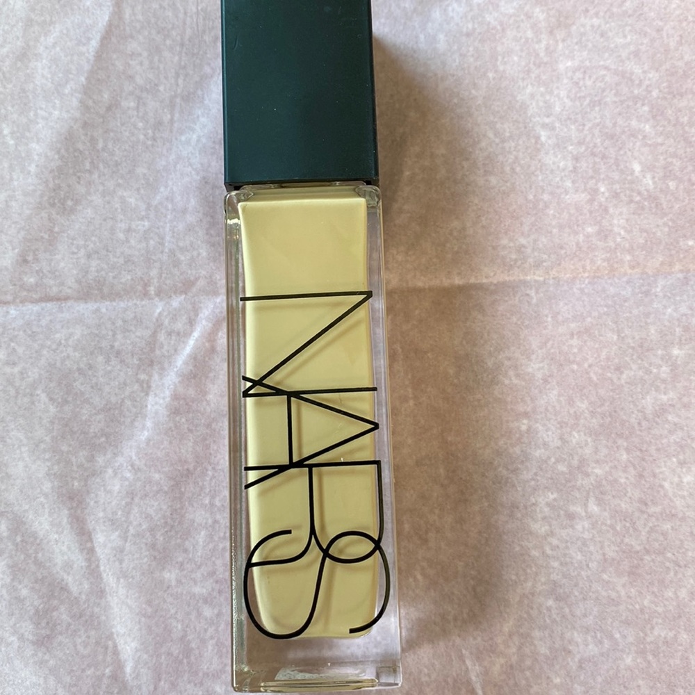 **Used** Nars Natural Radiant Longwear Foundation FIJI